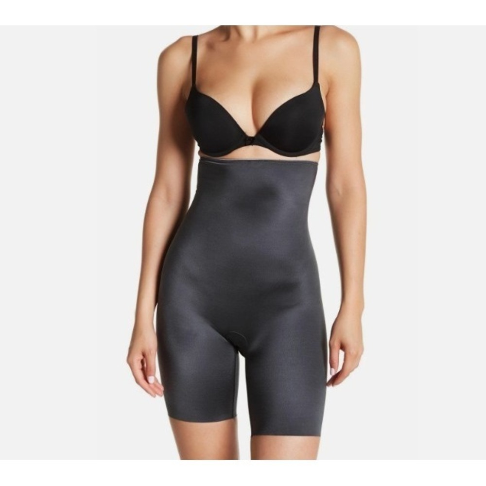 Spanx Slimplicity High Waist Mid Thigh Short in Steel Black Size Medium